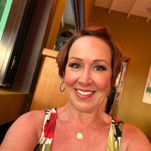 Meet your Posher, Mary-jo